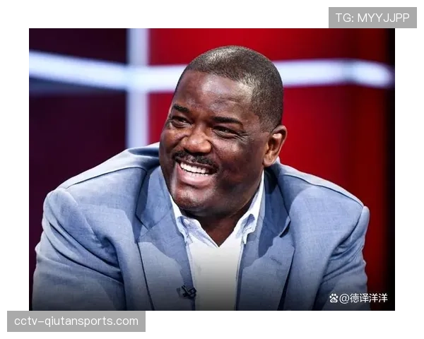 中场花絮:鹈鹕主场为名宿举办球衣退役仪式,全场起立致敬